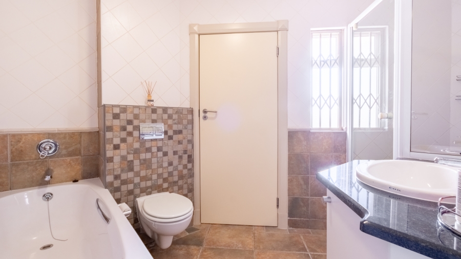 3 Bedroom Property for Sale in Strand North Western Cape
